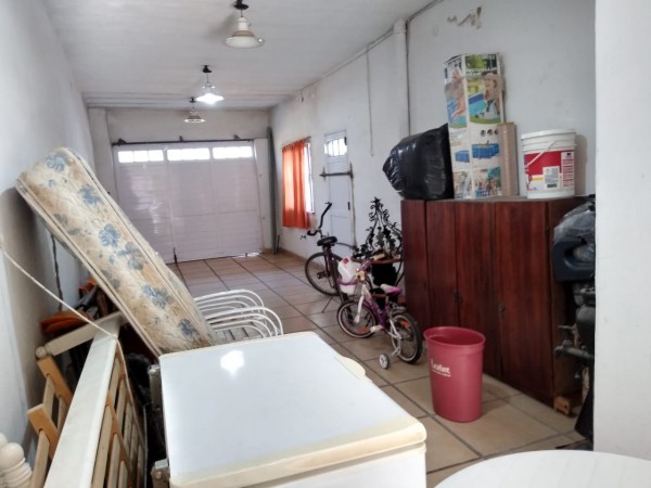 VENDO REGIA CASA EN MORENO SUR (AUT.324)