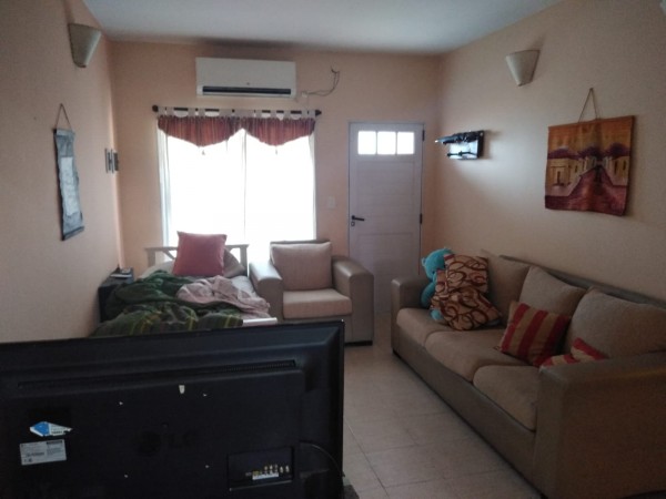 VENDO REGIA CASA EN MORENO SUR (AUT.324)