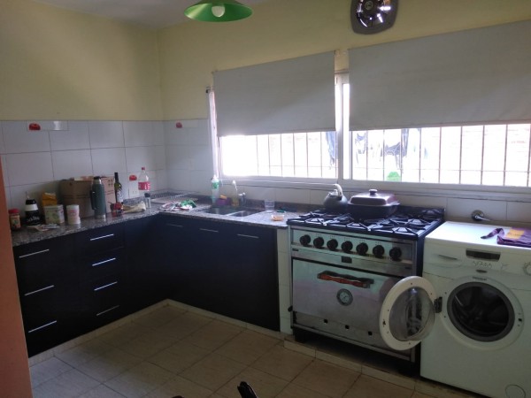 VENDO REGIA CASA EN MORENO SUR (AUT.324)