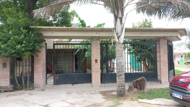 EXCELENTE CASA DE CATEGORÍA VENDO EN  B° C. SATELITE - MORENO IMPERDIBLE (AUT.336)