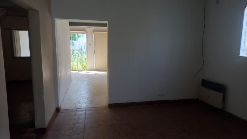 (AUT 358) BARRIO SAN JOSE, MORENO. EXCELENTE VIVIENDA CON TERRENO Y ESCRITURA (TODOS LOS SERVICIOS)