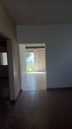 (AUT 358) BARRIO SAN JOSE, MORENO. EXCELENTE VIVIENDA CON TERRENO Y ESCRITURA (TODOS LOS SERVICIOS)