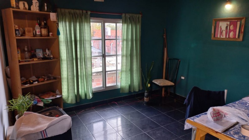 (AUT. 394) VENDO AMPLIA Y  EXCELENTE CASA CON LOCALES COMERCIALE UBICADO PROXIMO A RUTA 25 Y A ACCESO OESTE.S