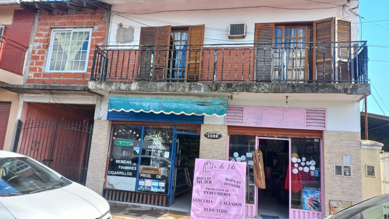 (AUT. 394) VENDO AMPLIA Y  EXCELENTE CASA CON LOCALES COMERCIALE UBICADO PROXIMO A RUTA 25 Y A ACCESO OESTE.S