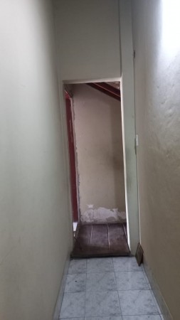 (AUT. 394) VENDO AMPLIA Y  EXCELENTE CASA CON LOCALES COMERCIALE UBICADO PROXIMO A RUTA 25 Y A ACCESO OESTE.S