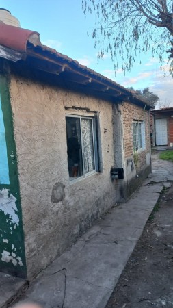 (396) VENDO HERMOSA CASA DE MATERIAL 4 DORMITORIOS EN BARRIO SAN JOSE, PARTIDO DE MORENO