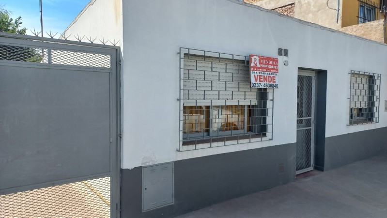 (AUT. 398) VENDO HERMOSA CASA DE MATERIAL CON TERRENO EN BARRIO LOMAS DE MORENO