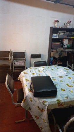 (AUT. 398) VENDO HERMOSA CASA DE MATERIAL CON TERRENO EN BARRIO LOMAS DE MORENO