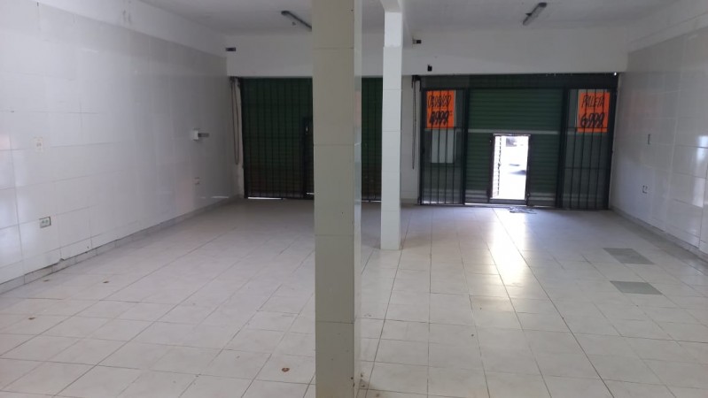 AMPLIO LOCAL COMERCIAL EN ALQUILER  BARRIO 25 DE MAYO - MORENO- – UBICACIÓN ESTRATÉGICA EN ZONA COMERCIAL