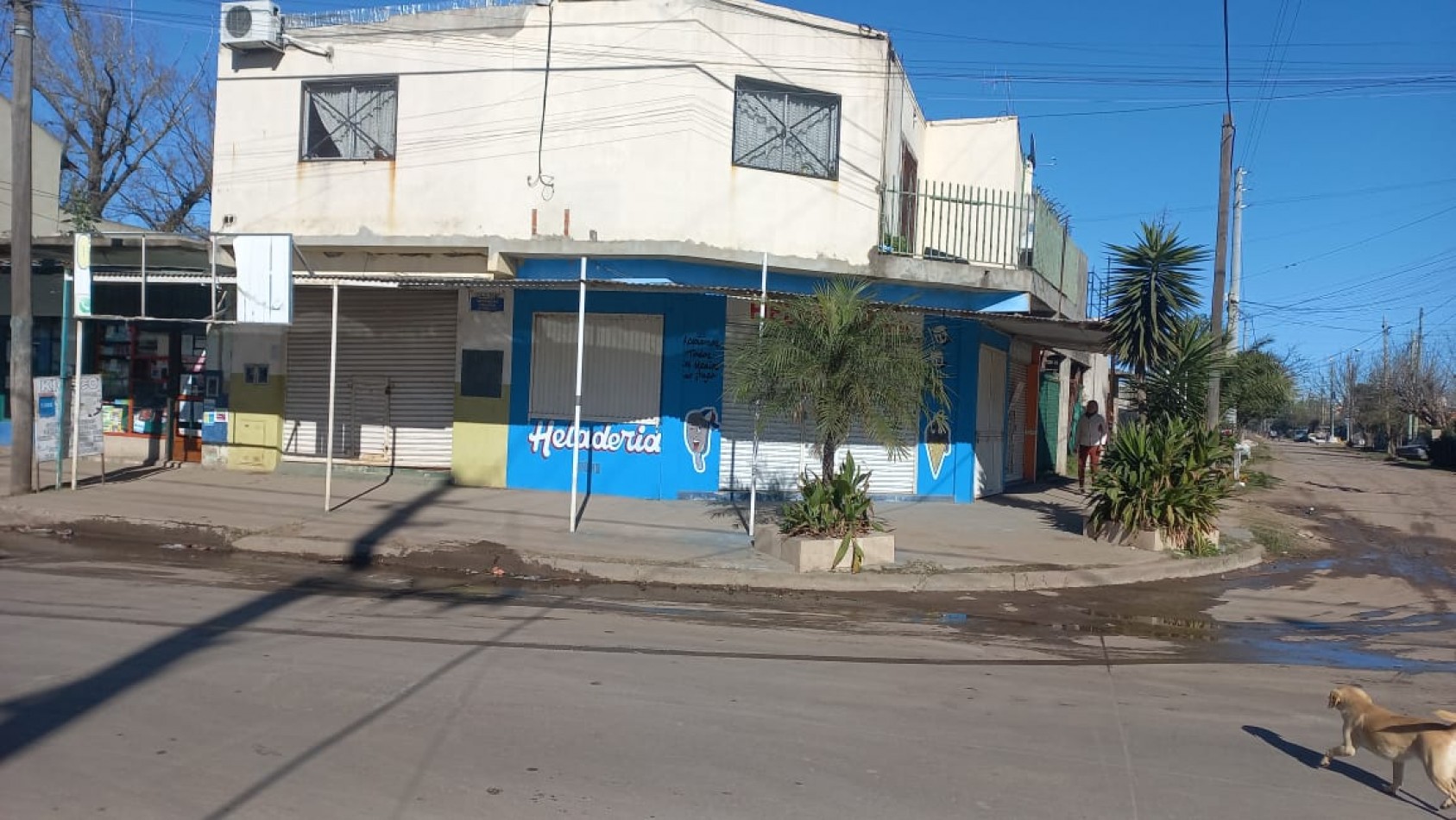 ALQUILO HERMOSO LOCAL ZONA COMERCIAL, CALLE CANADA Y CASI SHAKESPEARE.IDEAL TODO RUBRO. IMPERDIBLE