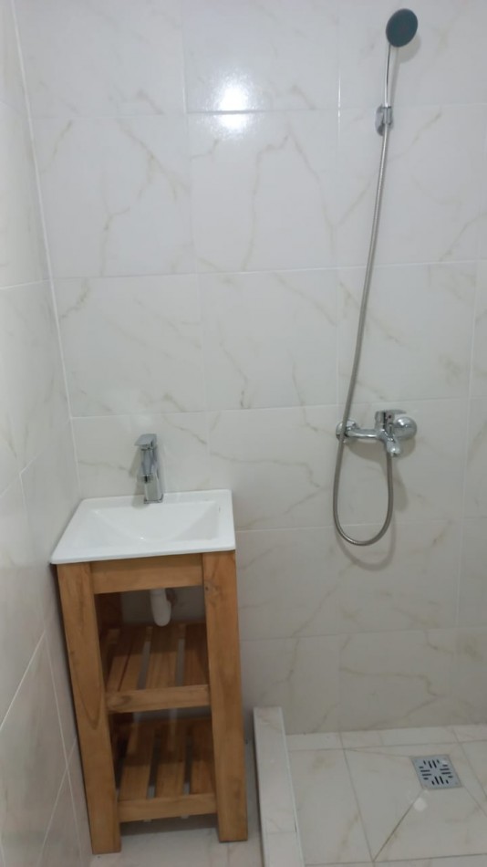 E N  P E R M U T A  REGIO DEPARTAMENTO EN MORENO CENTRO POR CASA CHICA CON TERRENO.