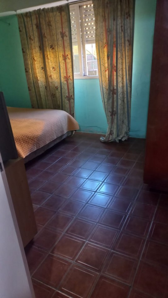 OFERTA IMPERDIBLE PARA INVERSIONISTA O FAMILIA NUMEROSA, VENDO HERMOSA CASA DE MATERIAL TOTALMENTE TERMINADO DE APROXIMADAMENTE 190 M2 CUBIERTO