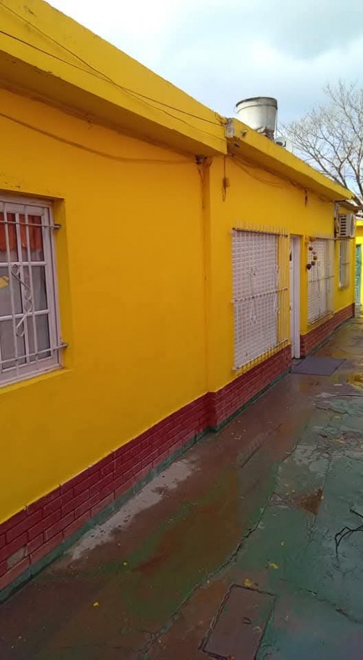 OFERTA IMPERDIBLE PARA INVERSIONISTA O FAMILIA NUMEROSA, VENDO HERMOSA CASA DE MATERIAL TOTALMENTE TERMINADO DE APROXIMADAMENTE 190 M2 CUBIERTO