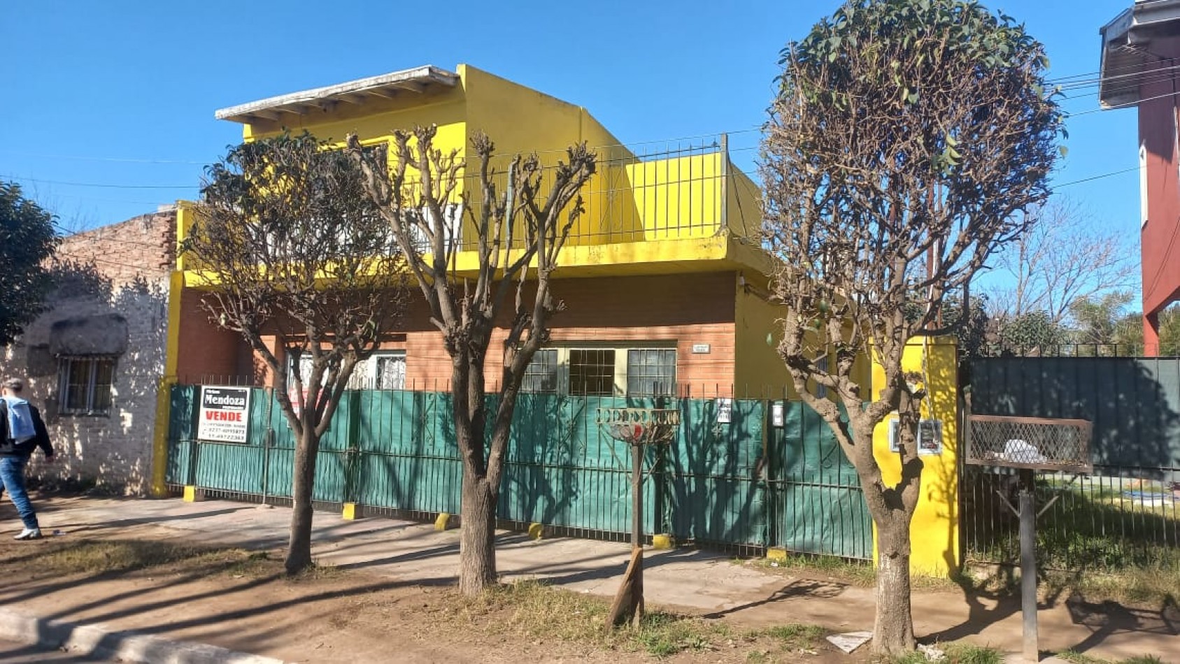 OFERTA IMPERDIBLE PARA INVERSIONISTA O FAMILIA NUMEROSA, VENDO HERMOSA CASA DE MATERIAL TOTALMENTE TERMINADO DE APROXIMADAMENTE 190 M2 CUBIERTO