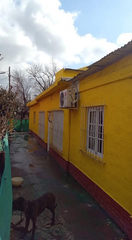 OFERTA IMPERDIBLE PARA INVERSIONISTA O FAMILIA NUMEROSA, VENDO HERMOSA CASA DE MATERIAL TOTALMENTE TERMINADO DE APROXIMADAMENTE 190 M2 CUBIERTO