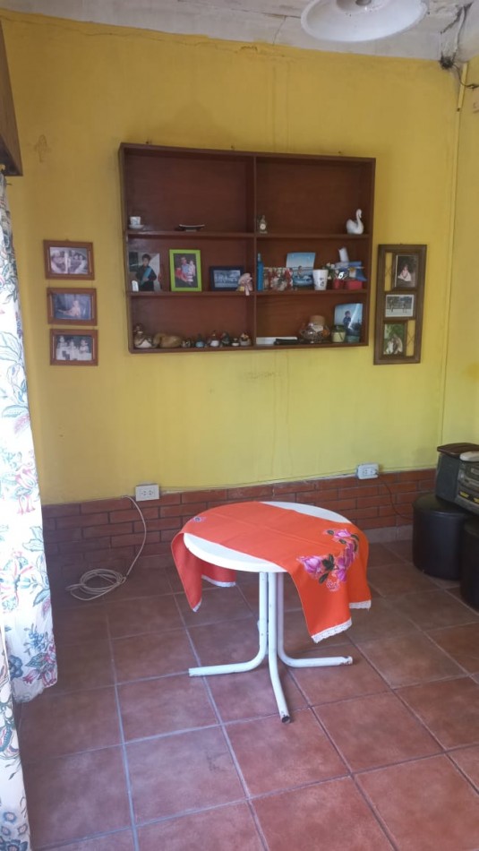 OFERTA IMPERDIBLE PARA INVERSIONISTA O FAMILIA NUMEROSA, VENDO HERMOSA CASA DE MATERIAL TOTALMENTE TERMINADO DE APROXIMADAMENTE 190 M2 CUBIERTO
