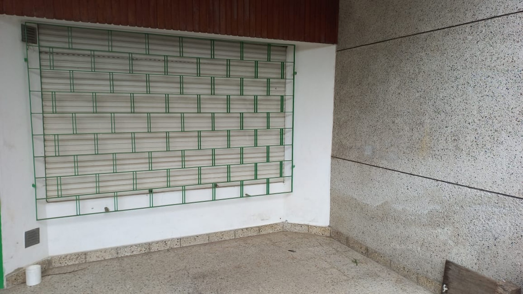 VENDO 2 HERMOSA CASA JUNTAS EN EL BARRIO CASCO SALA, CALLE: F. COUVIER 1264 MORENO SUR, HAY ESCRITURA