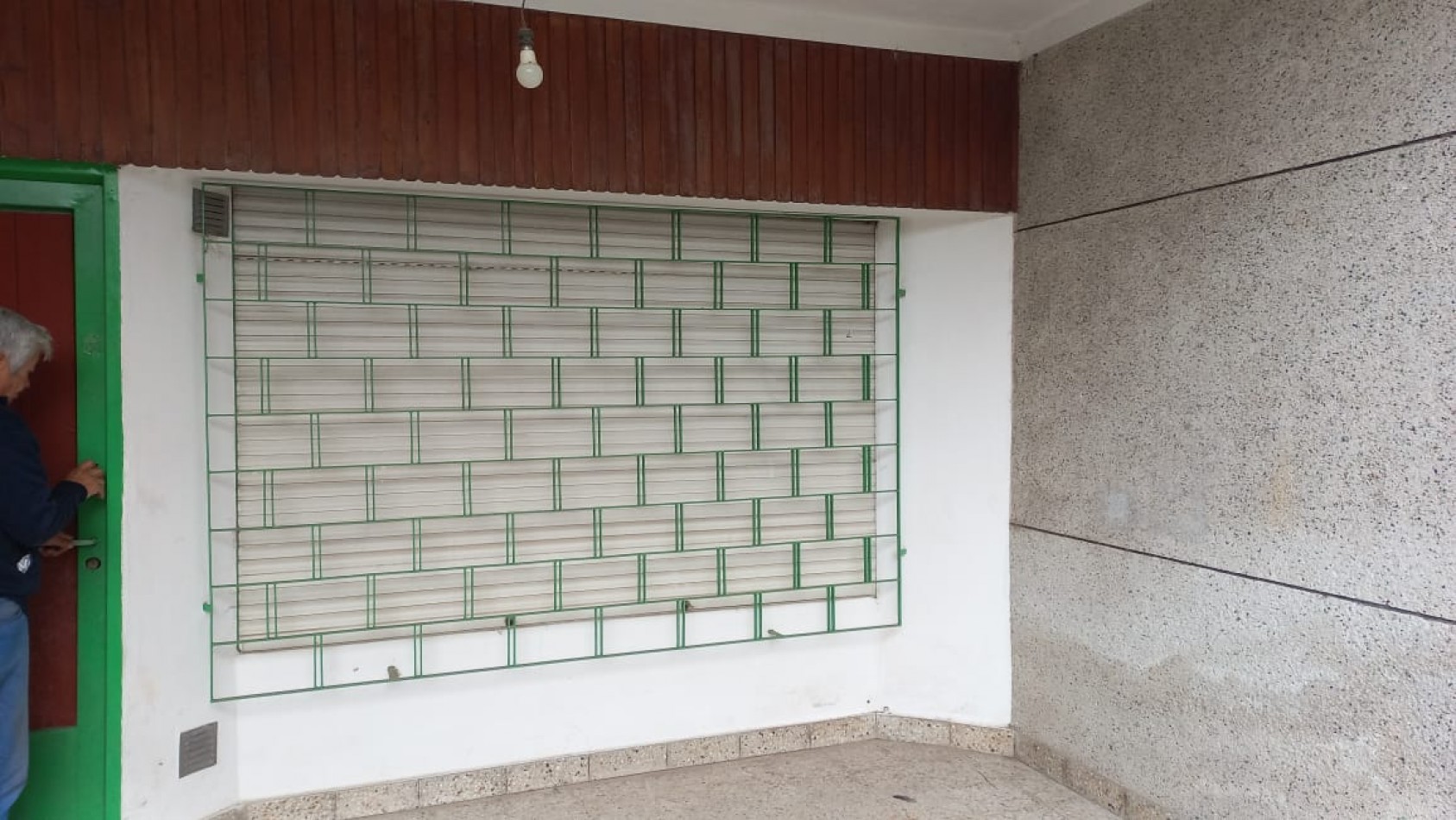 VENDO 2 HERMOSA CASA JUNTAS EN EL BARRIO CASCO SALA, CALLE: F. COUVIER 1264 MORENO SUR, HAY ESCRITURA