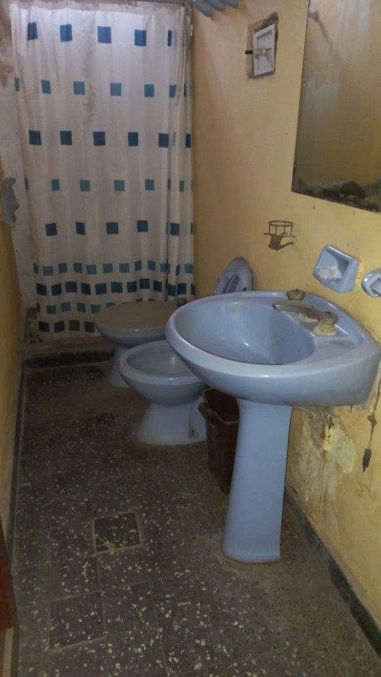 VENDO 2 HERMOSA CASA JUNTAS EN EL BARRIO CASCO SALA, CALLE: F. COUVIER 1264 MORENO SUR, HAY ESCRITURA