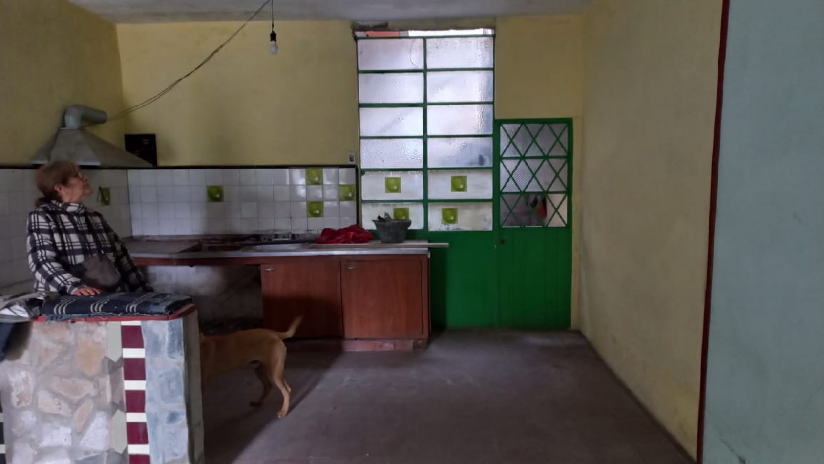 VENDO 2 HERMOSA CASA JUNTAS EN EL BARRIO CASCO SALA, CALLE: F. COUVIER 1264 MORENO SUR, HAY ESCRITURA