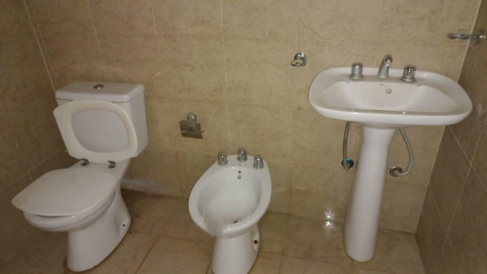 DEPARTAMENTO EN ALQUILER, PLANTA BAJA. PASO DEL REY.