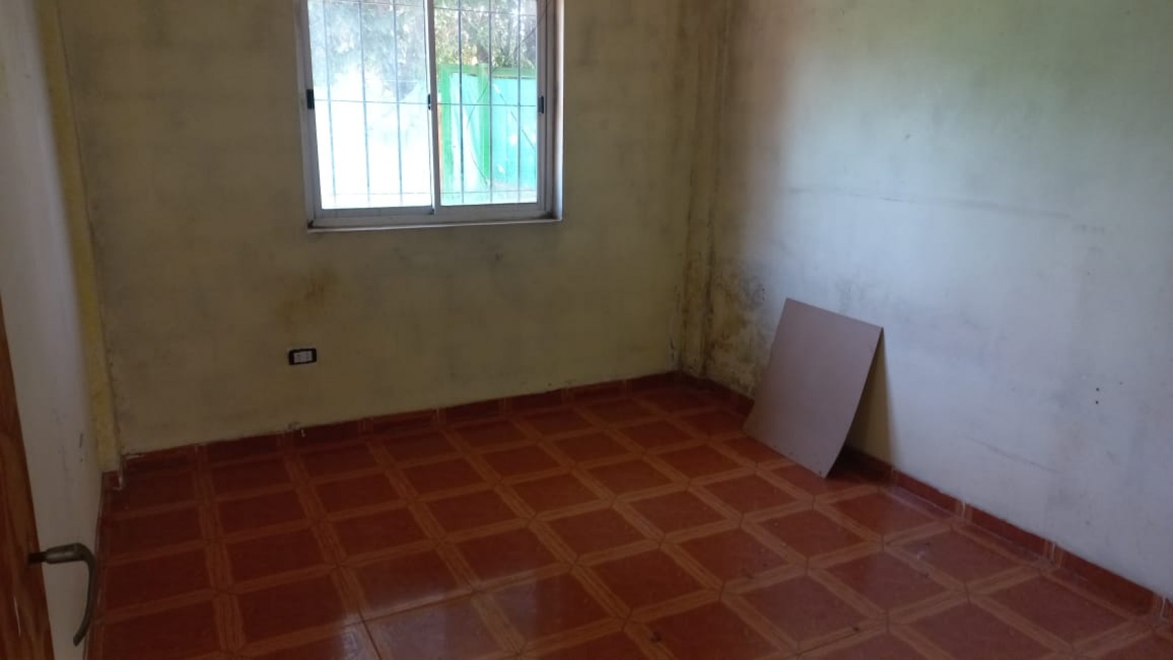 EN ALQUILER REGIA PROPIEDAD CON 2 DORMITORIOS BARRIO 25 DE MAYO - MORENO A 100 METROS RUTA 25