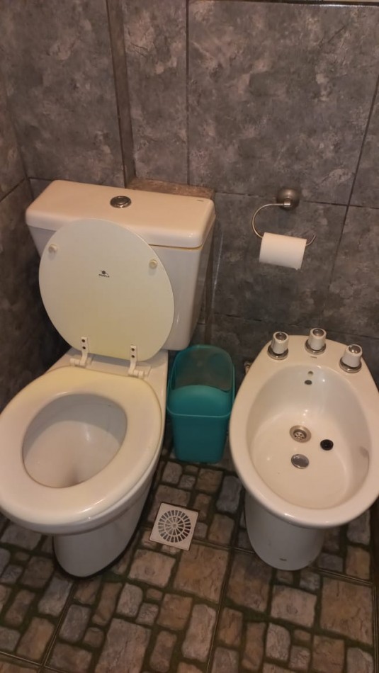 VENDO HERMOSA PROPIEDAD CON TERRENO EN MORENO NORTE, A 40 METROS DE RUTA 23, PROXIMO A COLEGIO, COMERCIOS ESTACIONES DE SERVICIOS