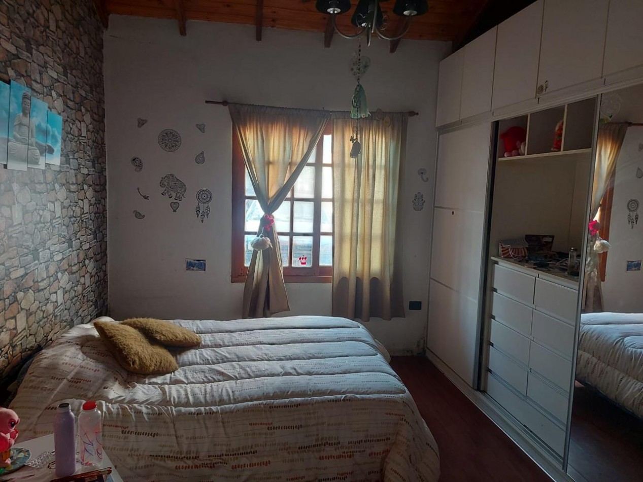 ALQUILO AMPLIA Y HERMOSA CASA DE 2 HABITACIONES EN LA REJA, MORENO.