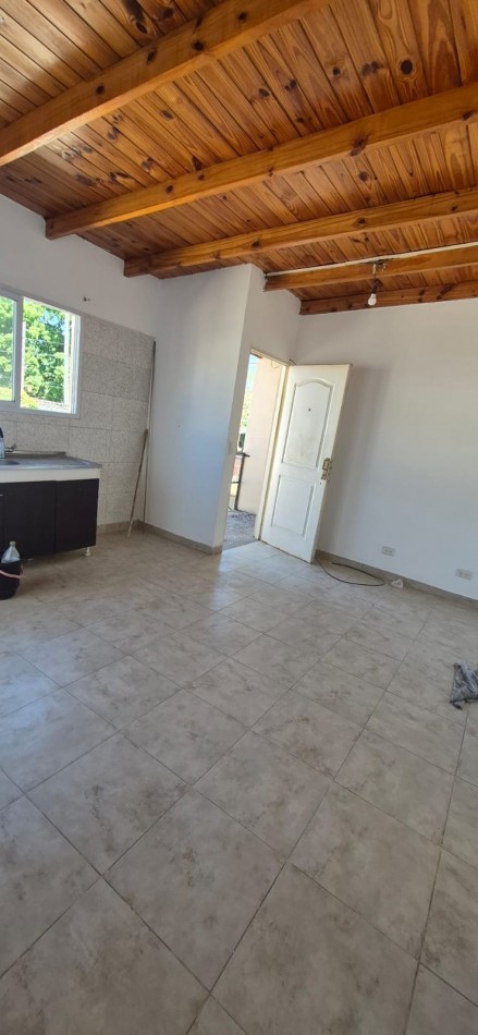 VENDO HERMOSO DEPARTAMENTO PLANTA ALTA MORENO NORTE, PROXIMO A RUTA 23.