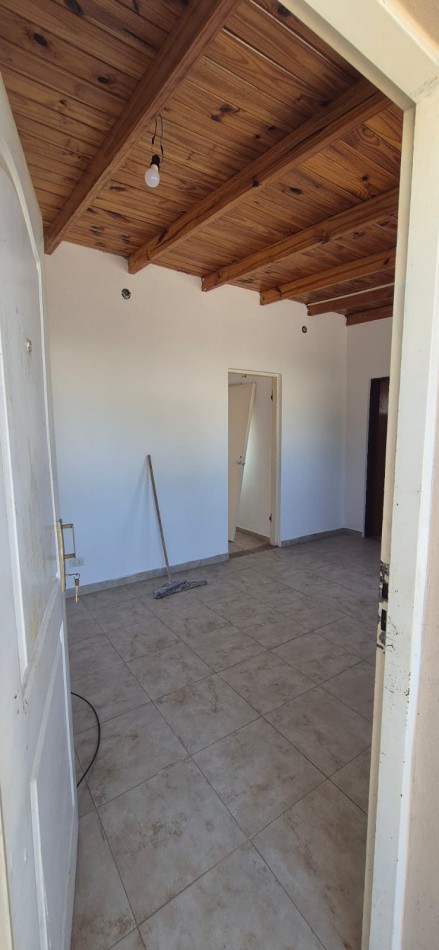 VENDO HERMOSO DEPARTAMENTO PLANTA ALTA MORENO NORTE, PROXIMO A RUTA 23.