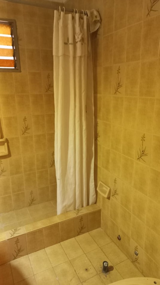 BARRIO SANTA ROSA - MORENO - VENDO O PERMUTO POR CASA CON TERRENO IMPERDIBLE ( O PERMUTA POR CASITA O LOTE EN MORENO SUR
