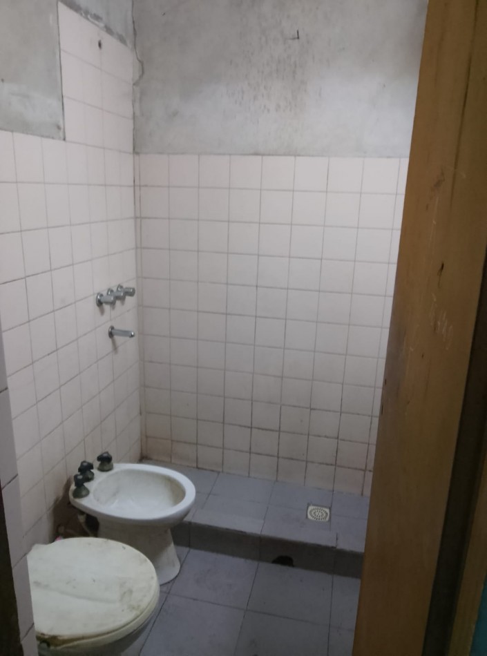 BARRIO SANTA ROSA - MORENO - VENDO O PERMUTO POR CASA CON TERRENO IMPERDIBLE ( O PERMUTA POR CASITA O LOTE EN MORENO SUR