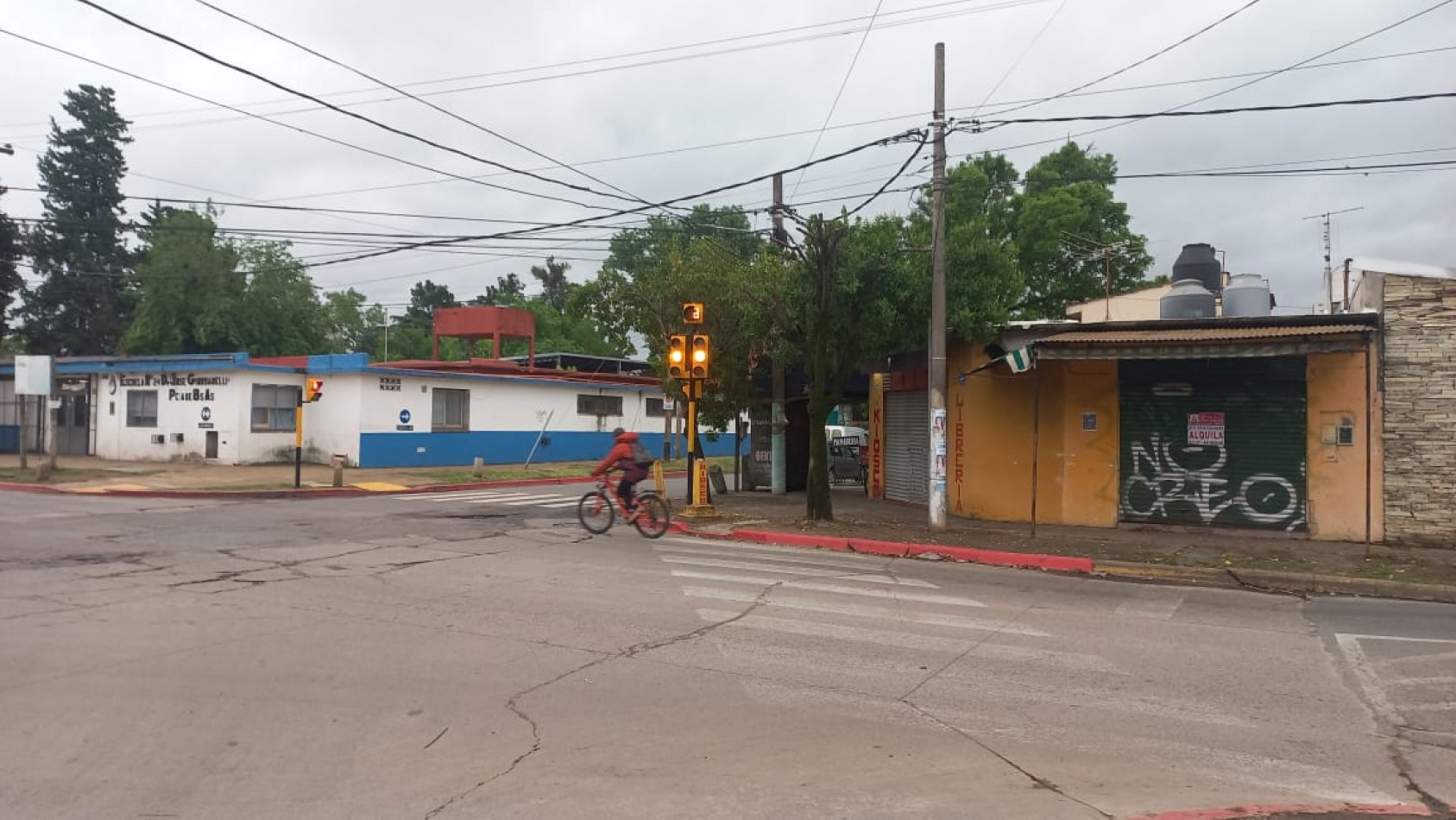 ALQUILO REGIO LOCAL COMERCIAL IDEAL TODO RUBRO