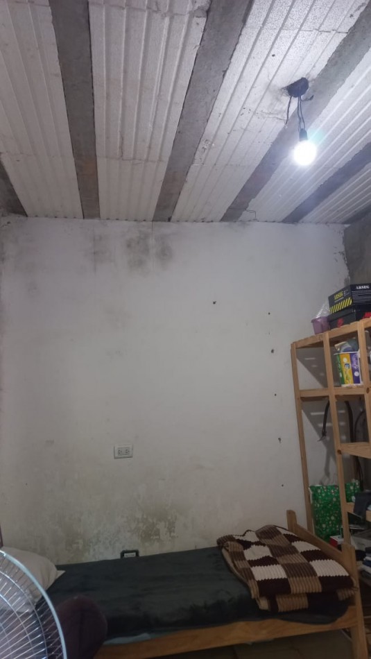 VENDO DOS HERMOSAS CASA DE MATERIAL CON LOCAL COMERCIAL Y PILETA DE NATACION EN BARRIO CIUDAD SATELITE, PARTIDO DE MORENO, CALLE: CURABROCHERO 6525