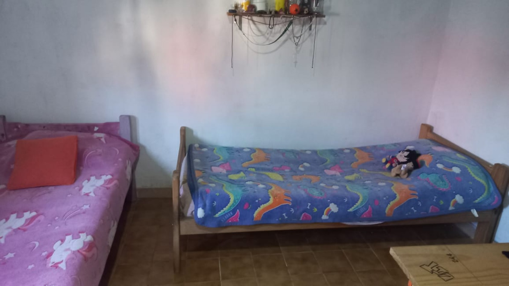 VENDO DOS HERMOSAS CASA DE MATERIAL CON LOCAL COMERCIAL Y PILETA DE NATACION EN BARRIO CIUDAD SATELITE, PARTIDO DE MORENO, CALLE: CURABROCHERO 6525