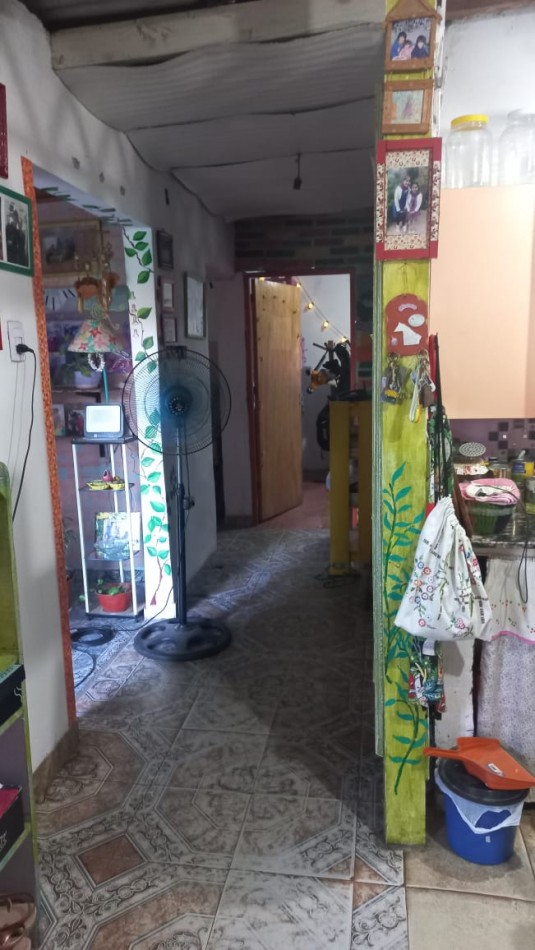 VENDO DOS HERMOSAS CASA DE MATERIAL CON LOCAL COMERCIAL Y PILETA DE NATACION EN BARRIO CIUDAD SATELITE, PARTIDO DE MORENO, CALLE: CURABROCHERO 6525