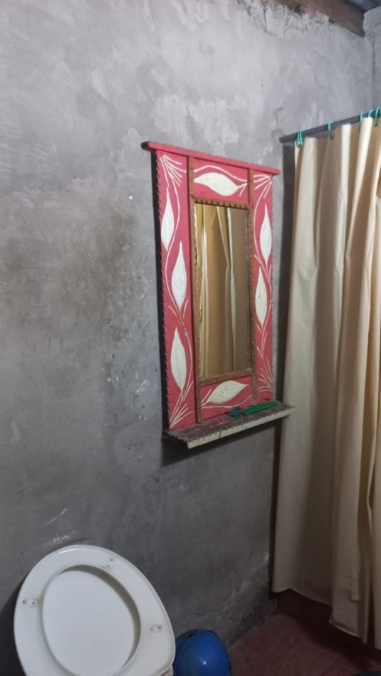 VENDO DOS HERMOSAS CASA DE MATERIAL CON LOCAL COMERCIAL Y PILETA DE NATACION EN BARRIO CIUDAD SATELITE, PARTIDO DE MORENO, CALLE: CURABROCHERO 6525