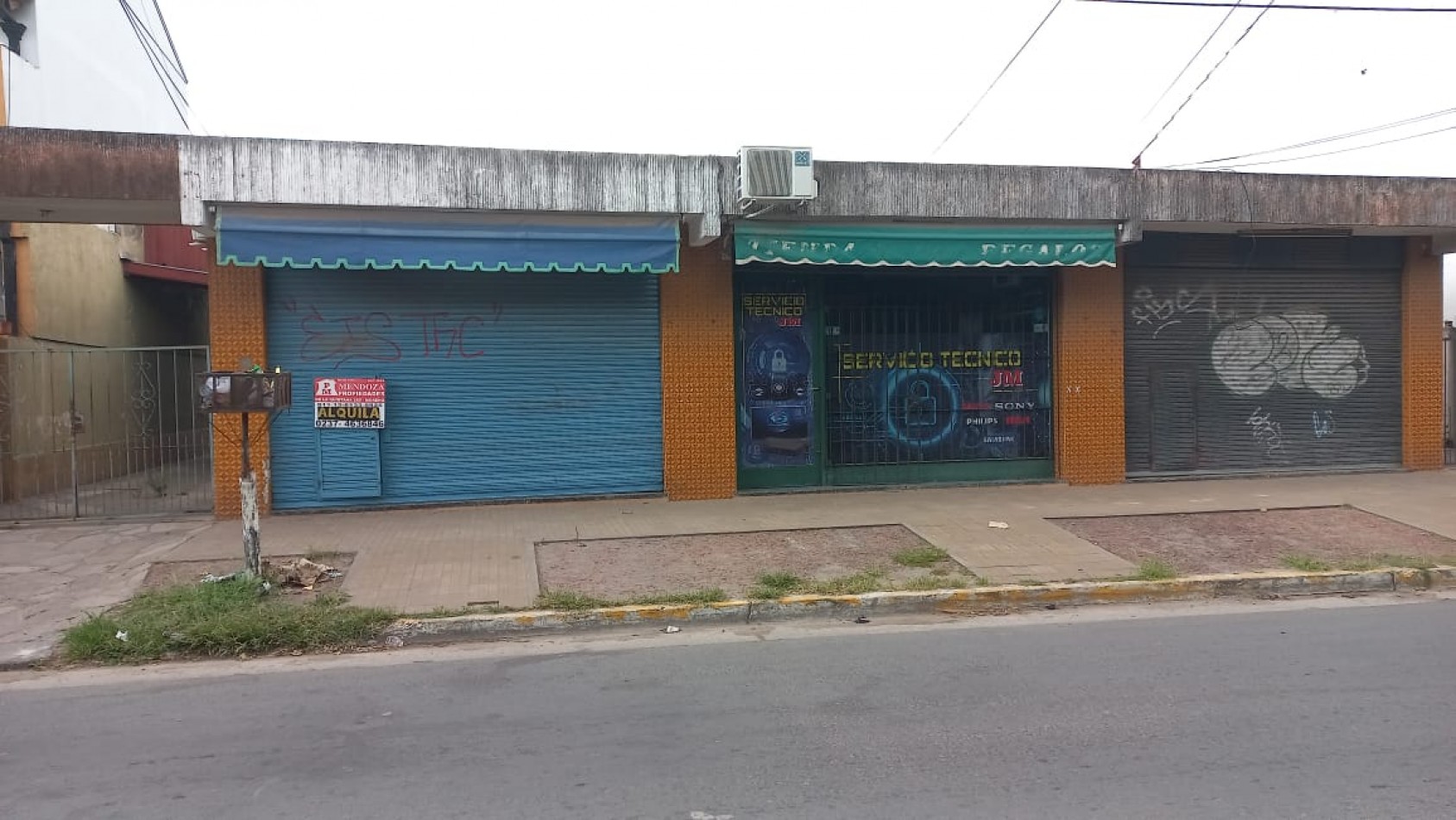 EN ALQUILER HERMOSO LOCAL IDEAL PELUQUERIA, ESTETICA ETC. EN PASO DEL REY, BARRIO ASUNCION.