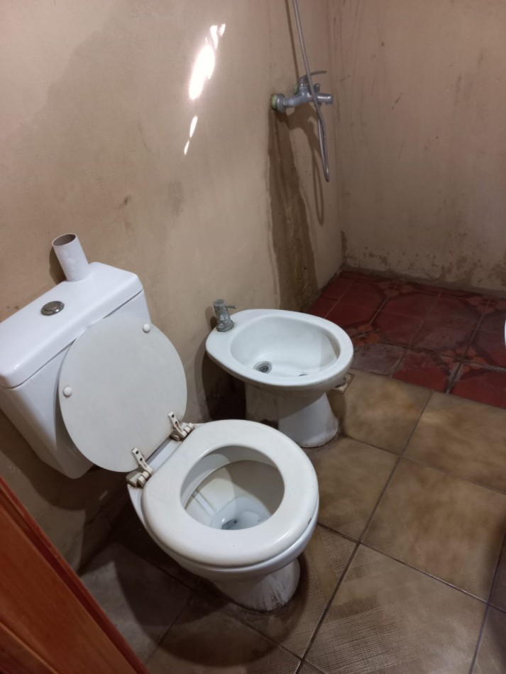 ALQUILO CASA DE MATERIAL CON 2 DORMITORIOS EN BARRIO ALTOS DEL MONTE,  PARTIDO DE MORENO