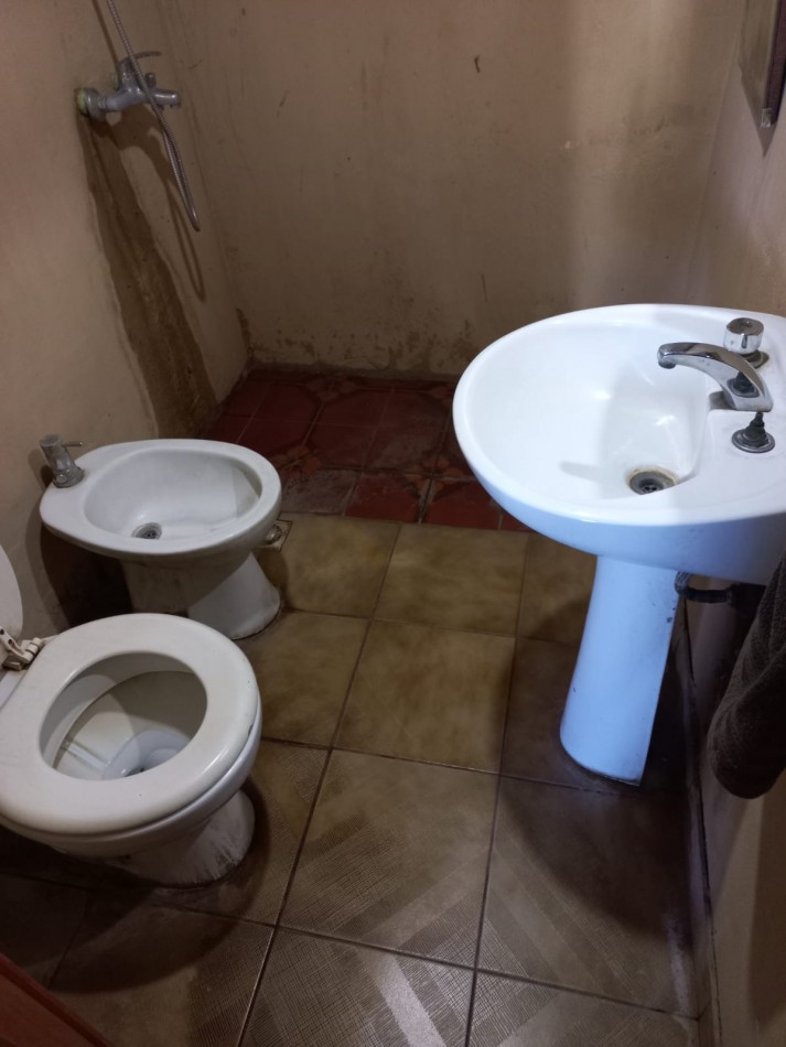 ALQUILO CASA DE MATERIAL CON 2 DORMITORIOS EN BARRIO ALTOS DEL MONTE,  PARTIDO DE MORENO