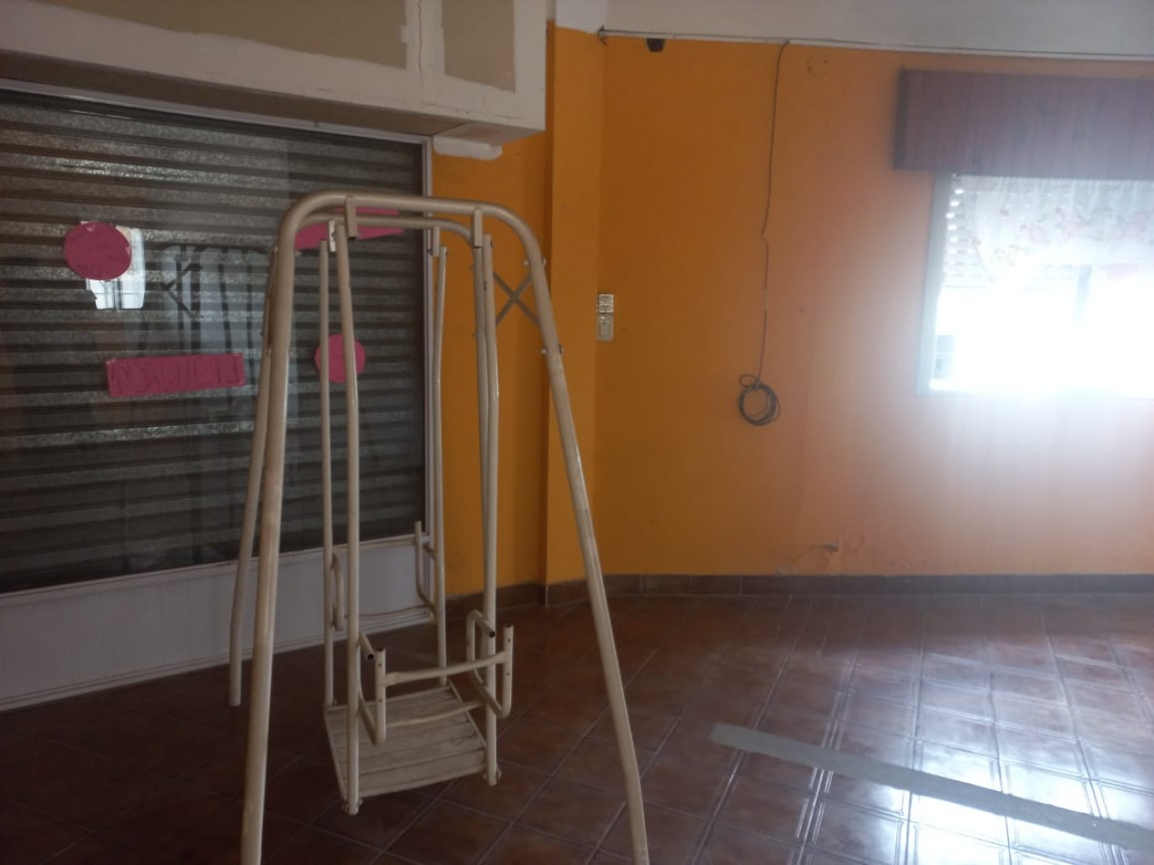 ALQUILO HERMOSA VIVIENDA CON LOCAL COMERCIAL SOBRE RUTA 25, EN MORENO 2.000