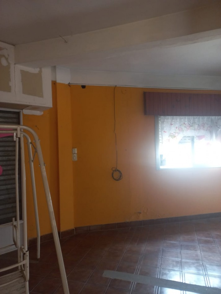 ALQUILO HERMOSA VIVIENDA CON LOCAL COMERCIAL SOBRE RUTA 25, EN MORENO 2.000