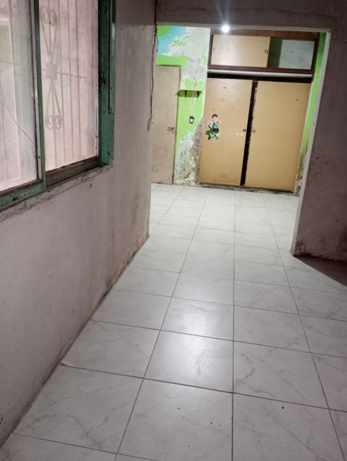 VENDO HERMOSA CASA APTA CREDITO. PLANOS, ESCRITURA, ASFALTO, GAS NATURAL, AGUA CORRIENTE, GAS NATURAL IMPERDIBLE