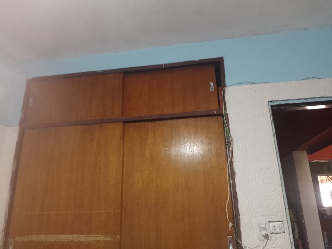 VENDO HERMOSA CASA APTA CREDITO. PLANOS, ESCRITURA, ASFALTO, GAS NATURAL, AGUA CORRIENTE, GAS NATURAL IMPERDIBLE