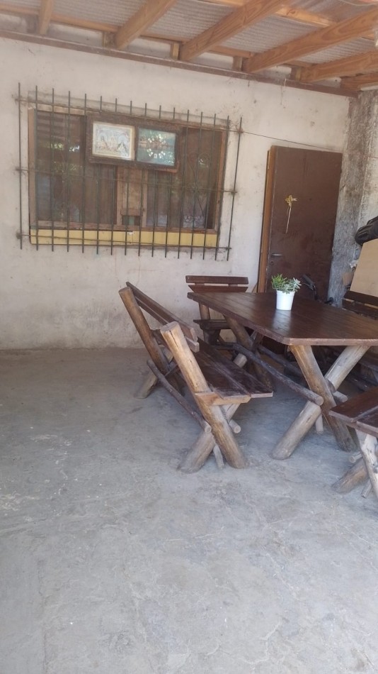 VENDO HERMOSA CASA APTA CREDITO. PLANOS, ESCRITURA, ASFALTO, GAS NATURAL, AGUA CORRIENTE, GAS NATURAL IMPERDIBLE