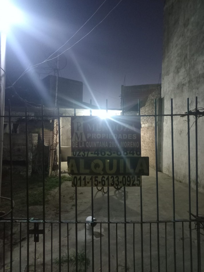 ALQUILO CASA DE MATERIAL DE 2 AMBIENTE CON AMPLIO PATIO SOBRE RUTA 25 