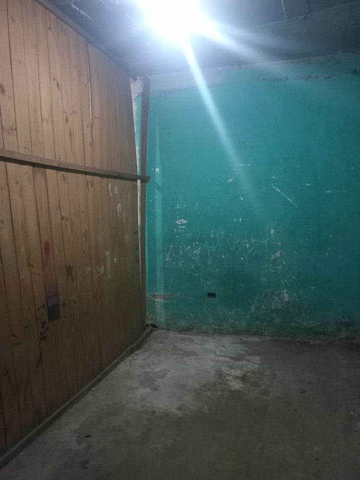 ALQUILO CASA DE MATERIAL DE 2 AMBIENTE CON AMPLIO PATIO SOBRE RUTA 25 