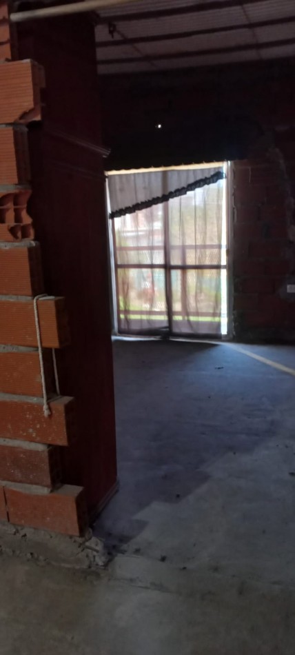 VENDO HERMOSA PROPIEDAD EN DOS PLANTAS  CON 2 LOCALES COMERCIALES EN BARRIO AURORA, PARTIDO DE MORENO 