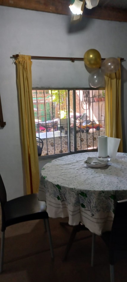 VENDO HERMOSA PROPIEDAD EN DOS PLANTAS  CON 2 LOCALES COMERCIALES EN BARRIO AURORA, PARTIDO DE MORENO 