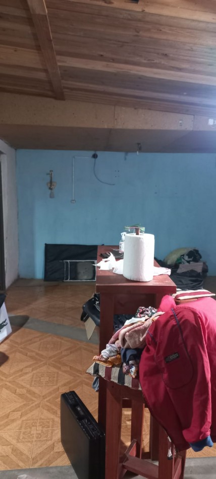 VENDO HERMOSA PROPIEDAD EN DOS PLANTAS  CON 2 LOCALES COMERCIALES EN BARRIO AURORA, PARTIDO DE MORENO 